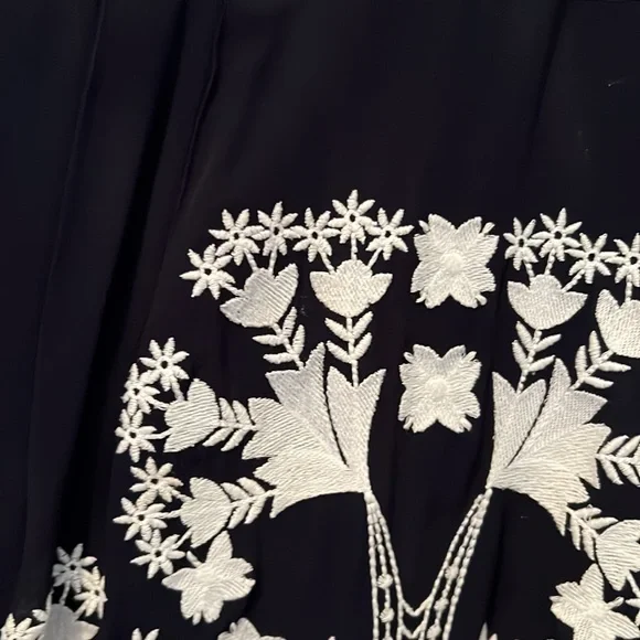 Blue and white embroidered French connection dress - Picture 3 of 3